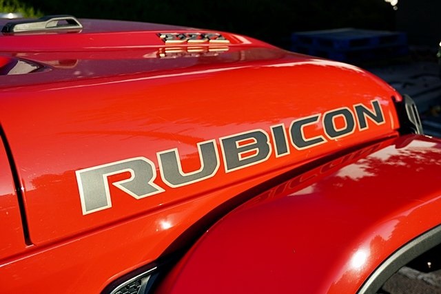 Certified Used 2022 Red Jeep Unlimited Rubicon 392 image 12