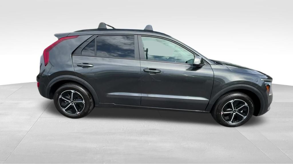 2025 Kia Niro EX photo 7