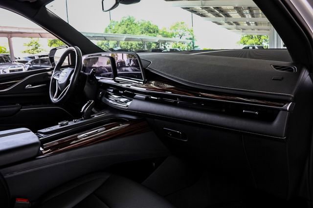 2022 Cadillac Escalade Luxury photo 20
