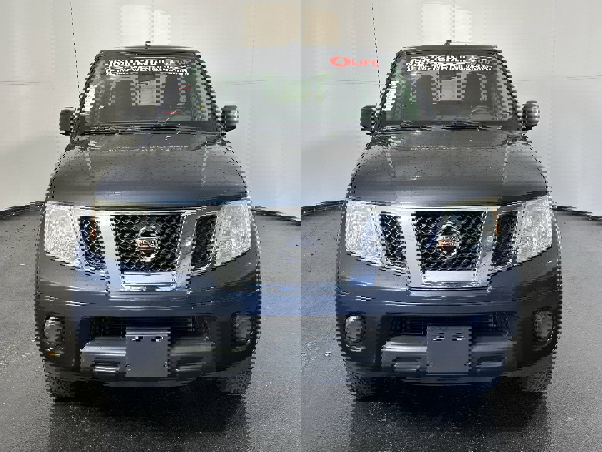 2017 Nissan Frontier SV photo 3