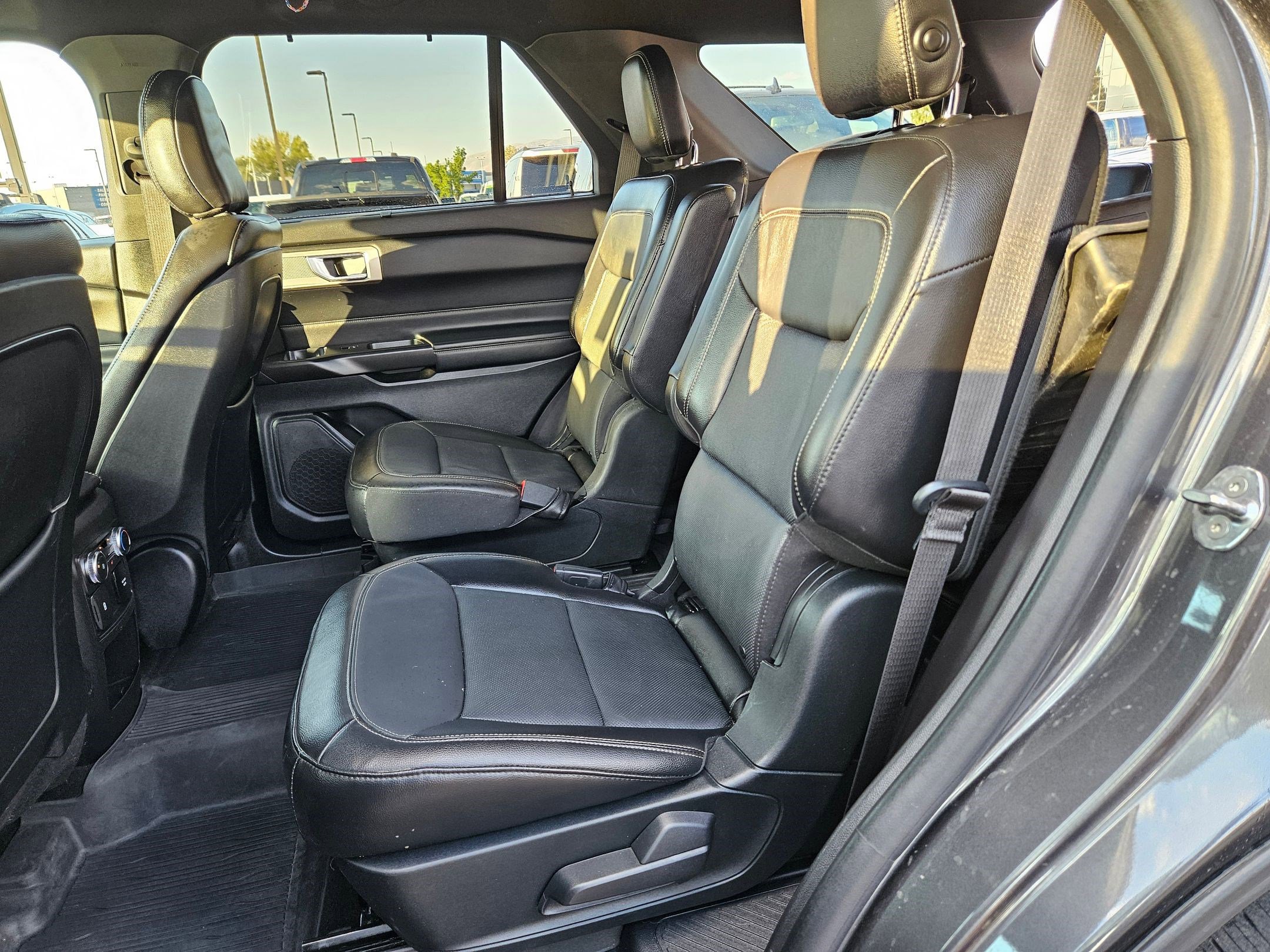 2020 Ford Explorer Limited photo 25