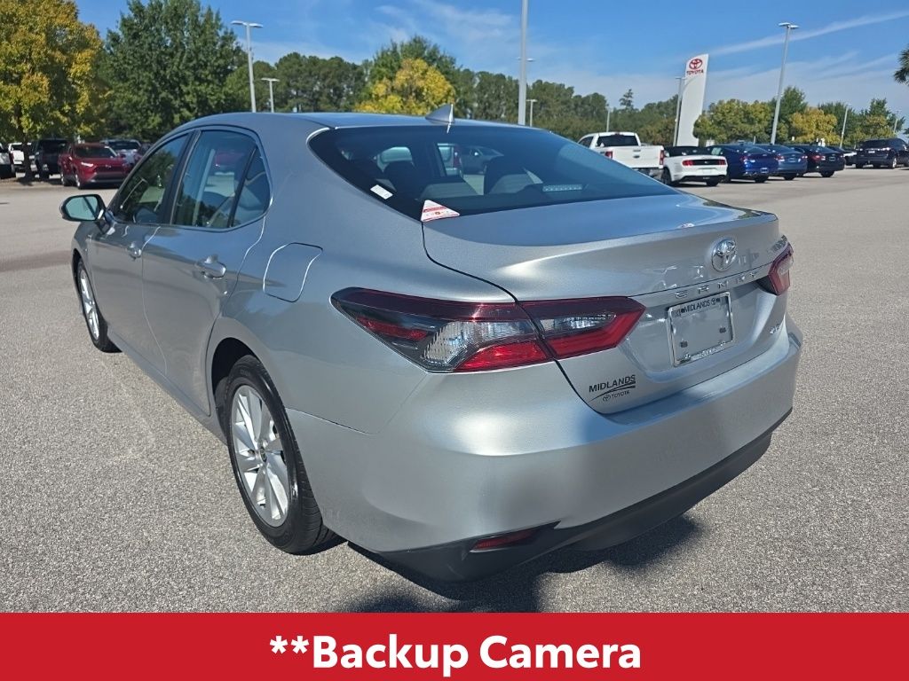 2023 Toyota Camry LE photo 3