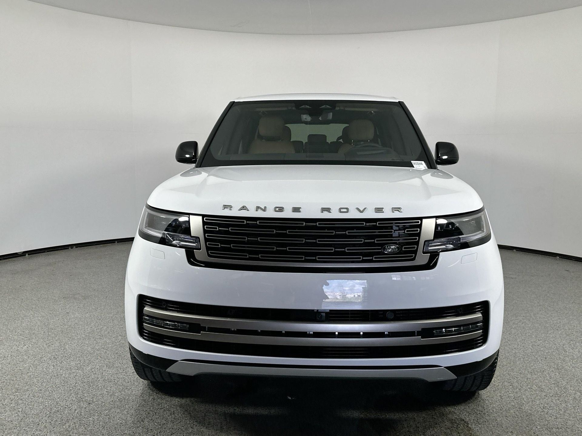 2025 Land Rover Range Rover SE photo 2