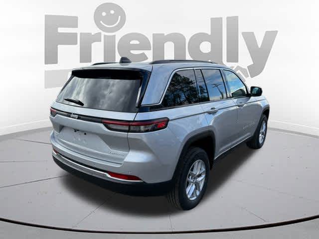 2025 Jeep Grand Cherokee Laredo X photo 3