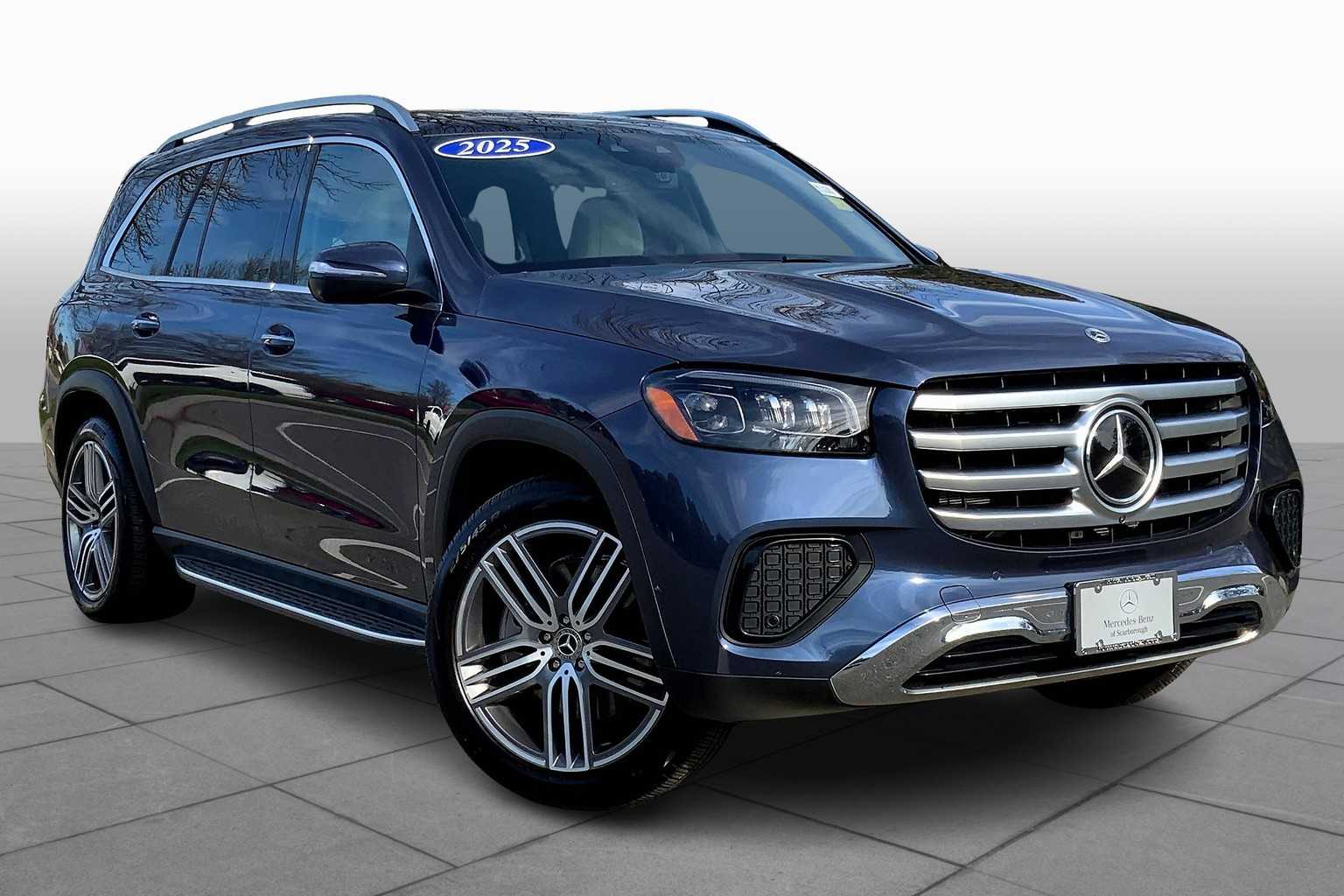 2025 Mercedes Benz GLS 450 4MATIC photo 2