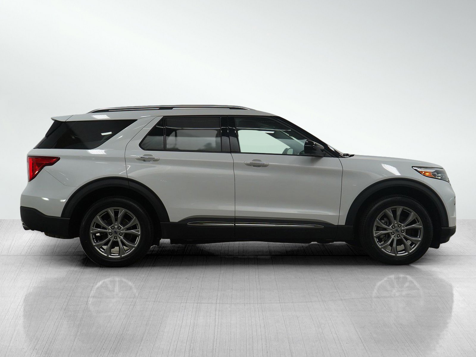 2023 Ford Explorer Limited photo 4