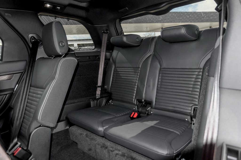 2025 Land Rover Discovery Metropolitan Edition photo 16