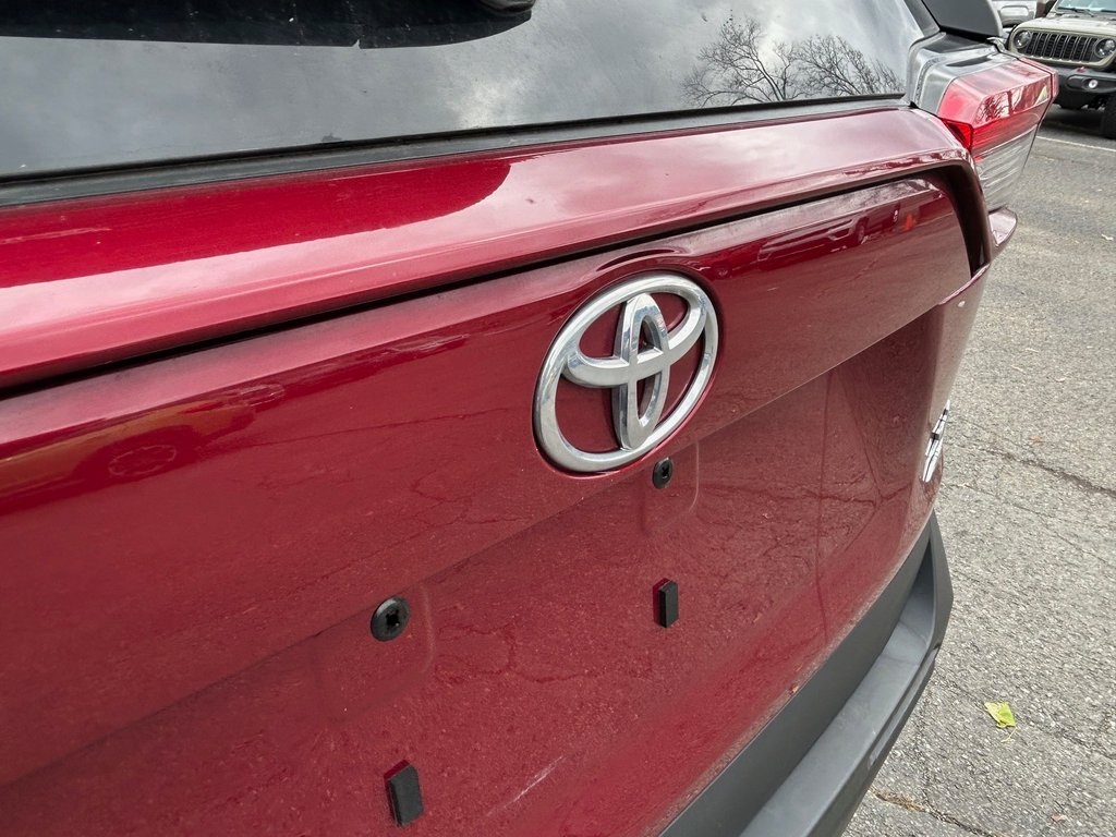 2024 Toyota RAV4 XLE Premium photo 4