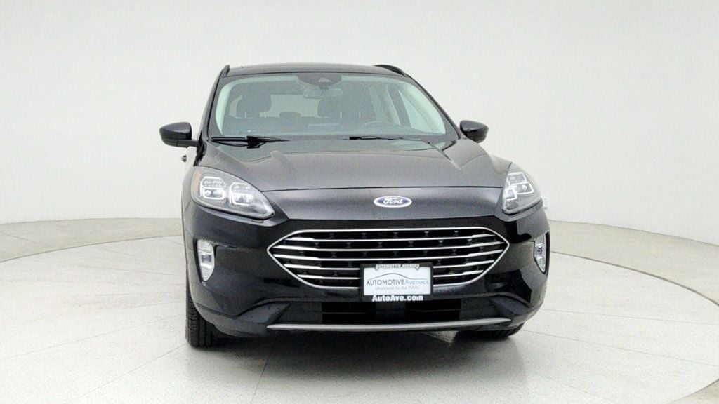2022 Ford Escape Titanium Hybrid Elite photo 6