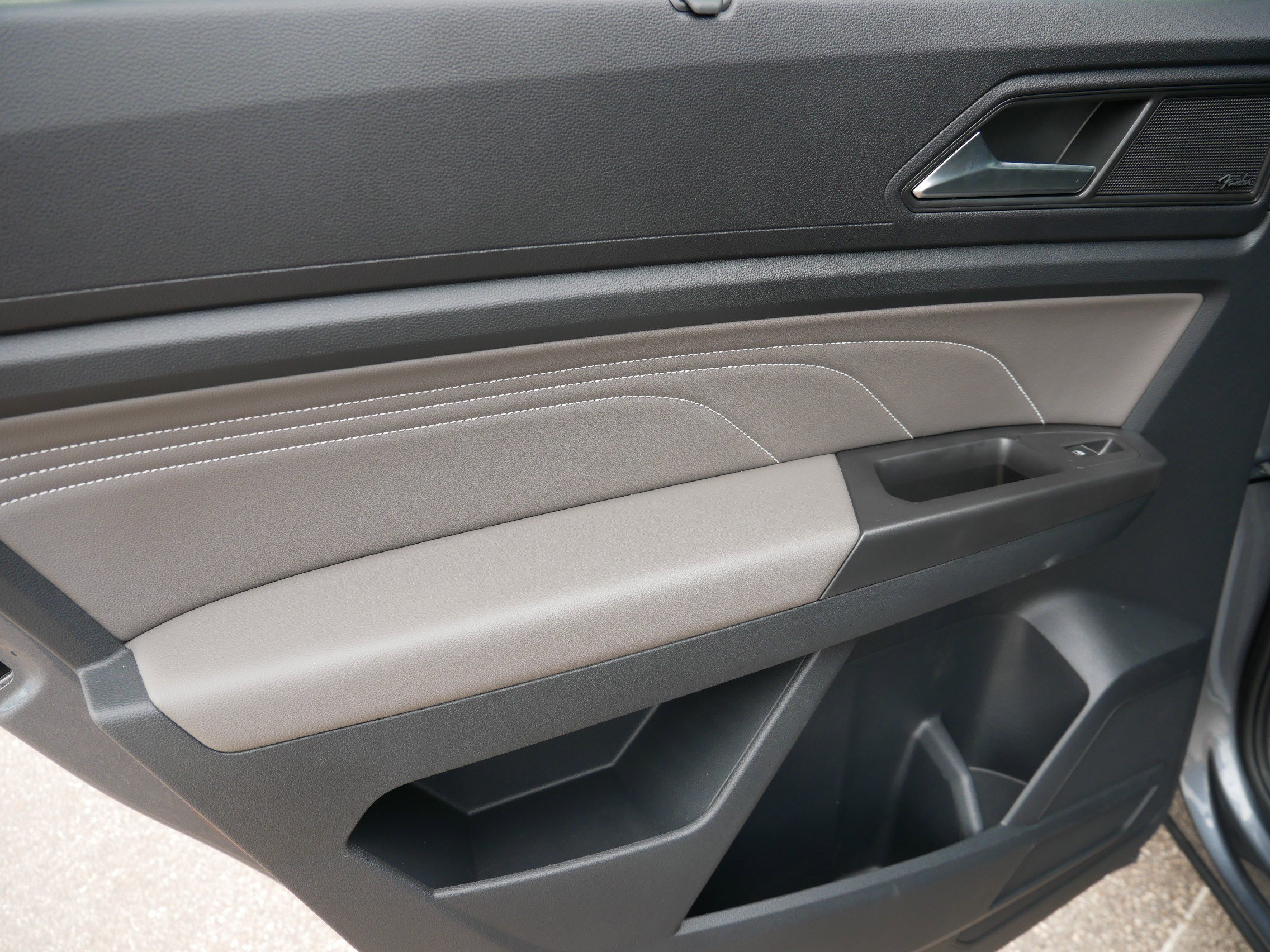 2022 Volkswagen Atlas V6 SEL Premium R-Line photo 16