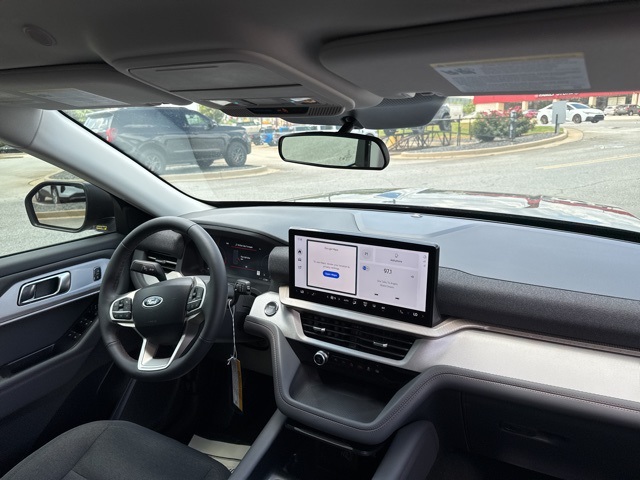2025 Ford Explorer photo 18