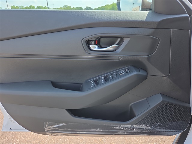 2025 Honda Accord LX photo 8