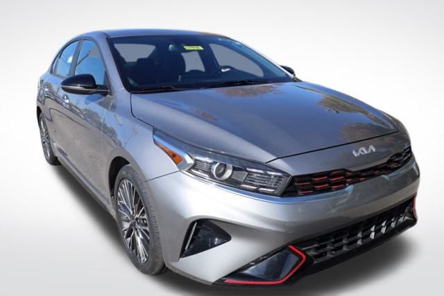 2023 Kia Forte GT-Line photo 2