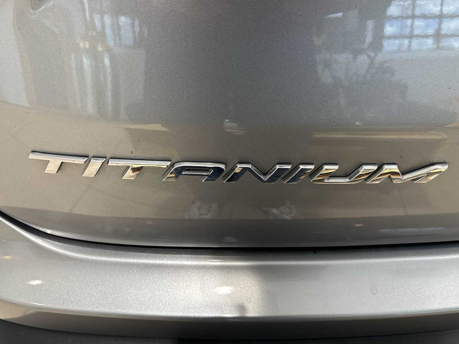 2024 Ford Edge Titanium photo 30