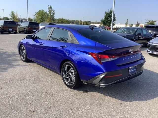 2025 Hyundai Elantra SEL Sport photo 7