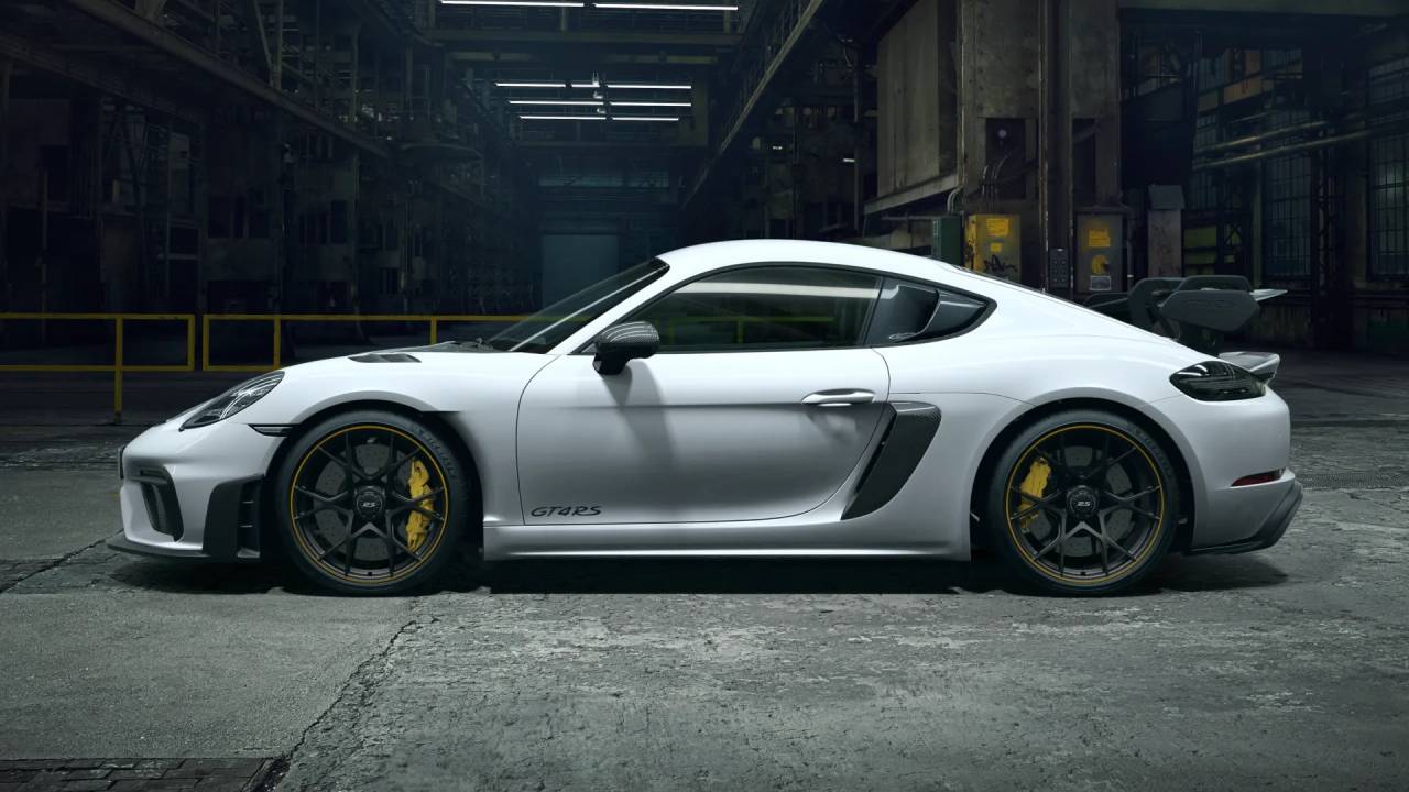 2025 Porsche Cayman GT4 RS photo 2