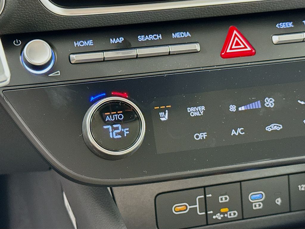 2025 Hyundai Sonata Hybrid SEL photo 18