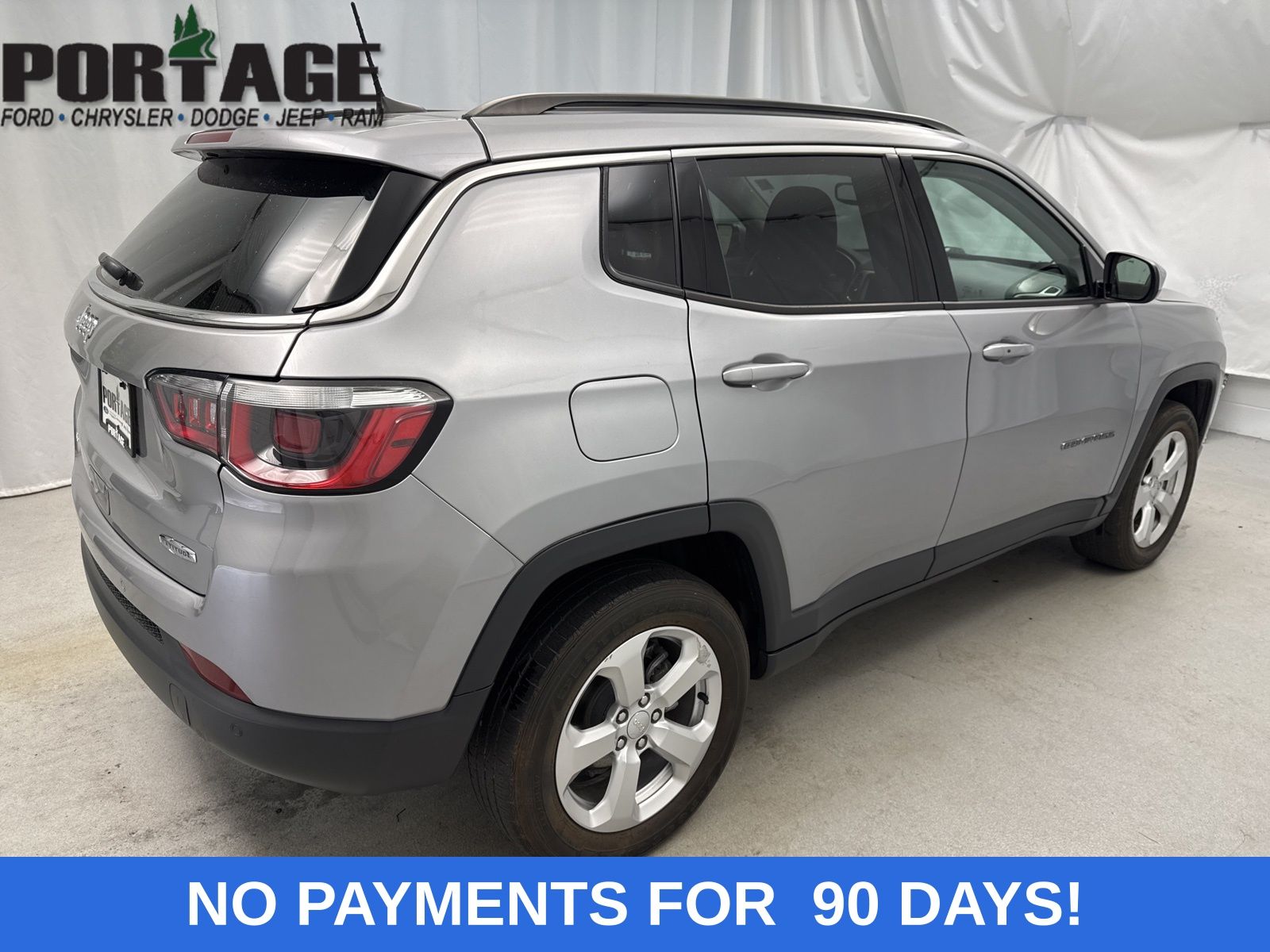 2018 Jeep Compass Latitude photo 2