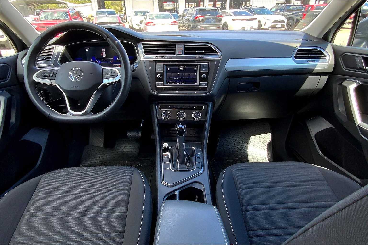2023 Volkswagen Tiguan S photo 13