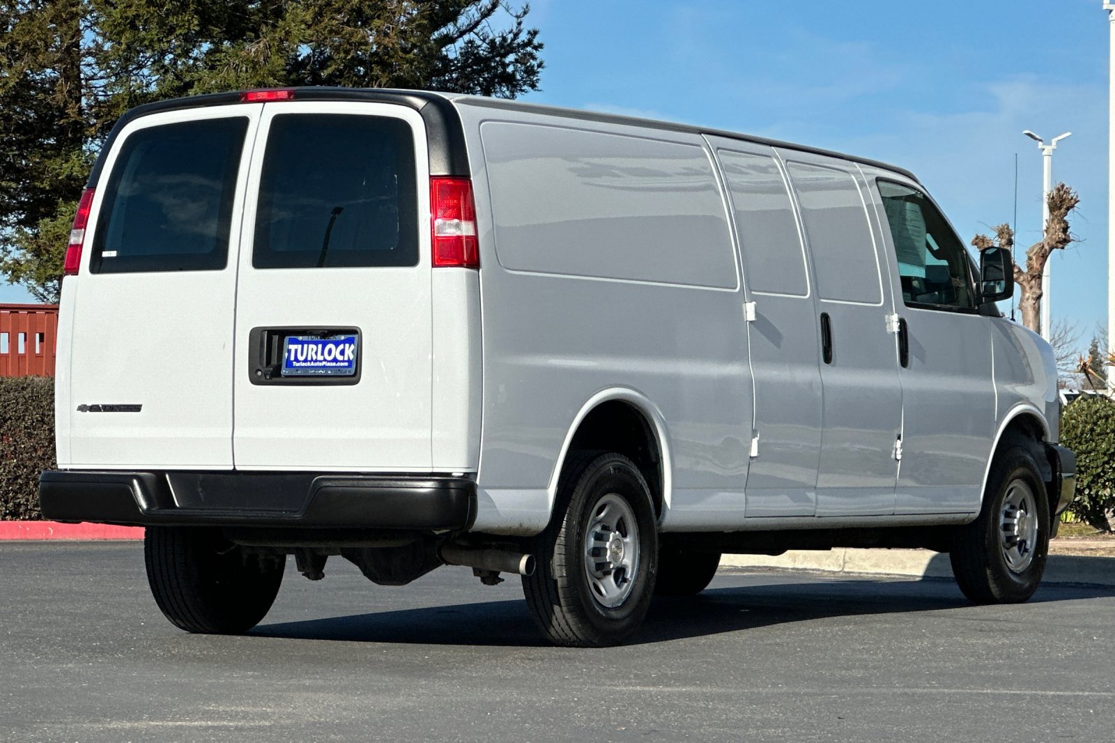 2022 Chevrolet Express 2500 Work Van photo 2