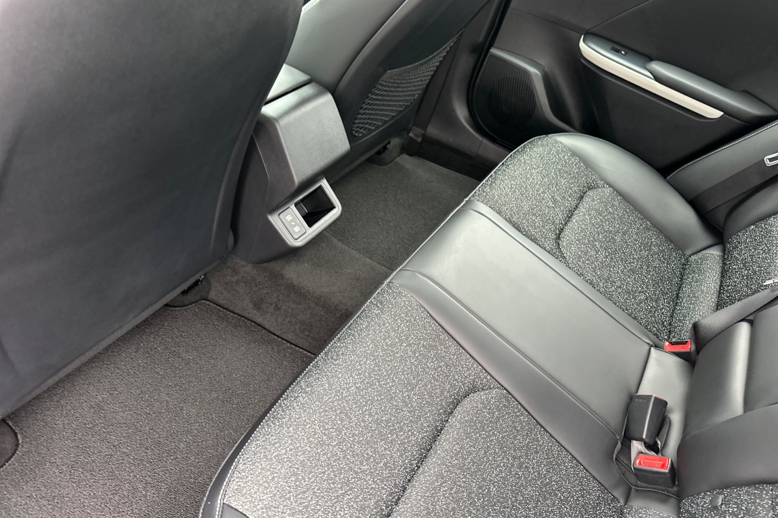2025 Kia K4 GT-Line photo 7