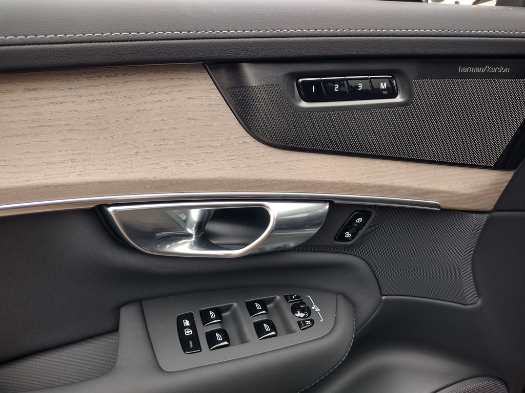 2026 VOLVO XC90 - Image 10