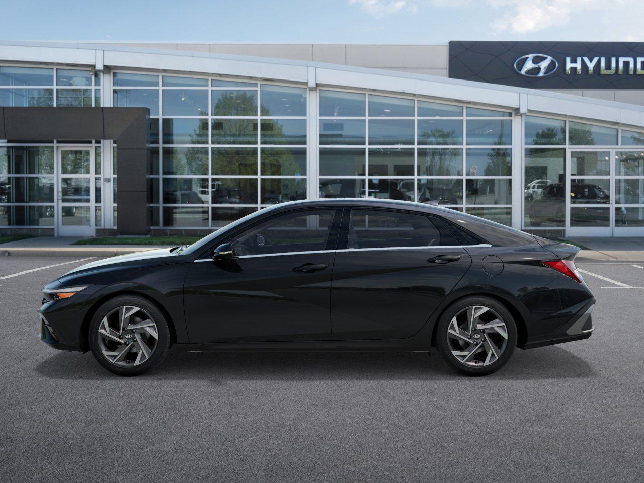 2025 Hyundai Elantra Hybrid Limited photo 3