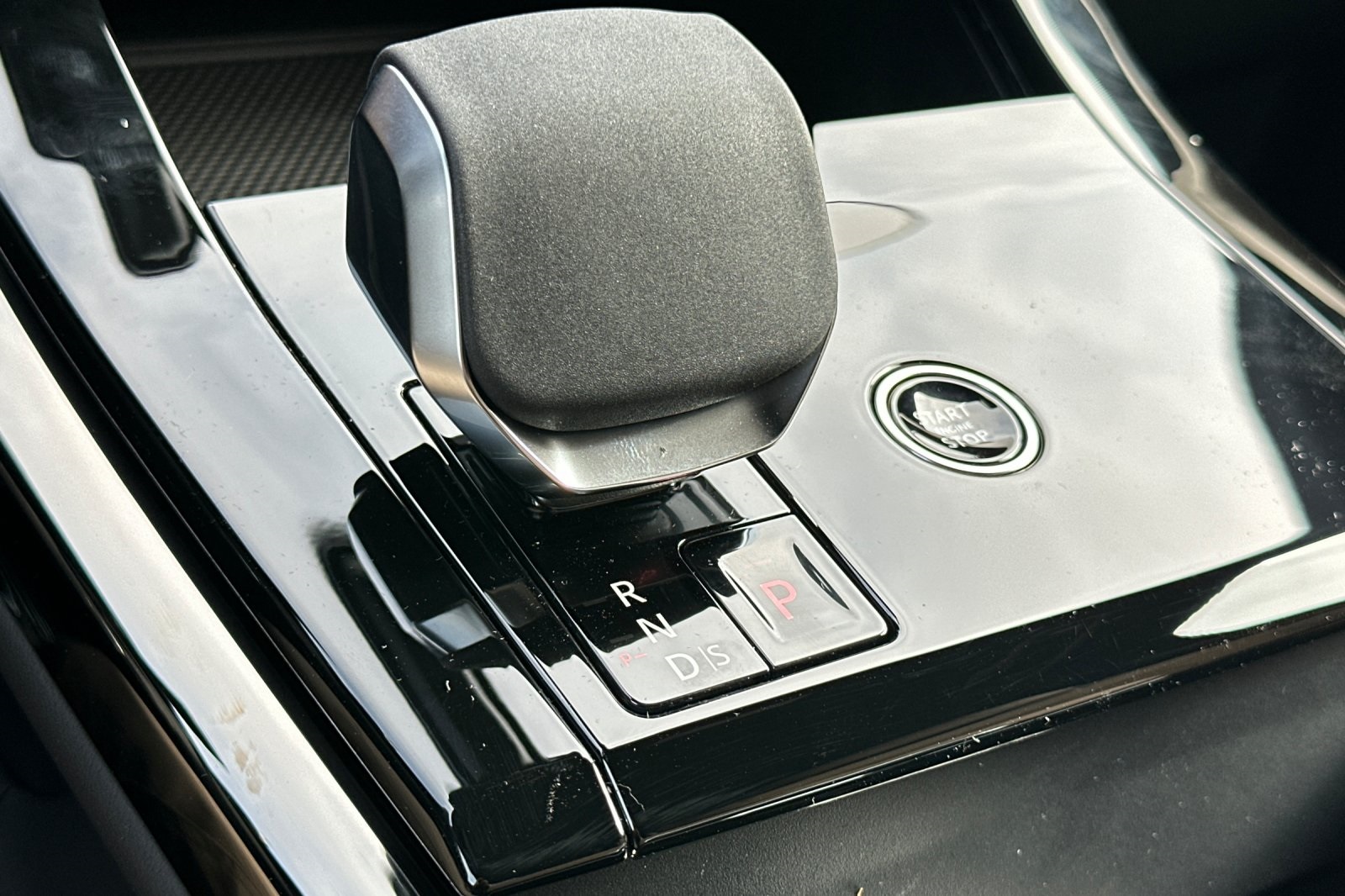 2025 Land Rover Range Rover Sport SE photo 22