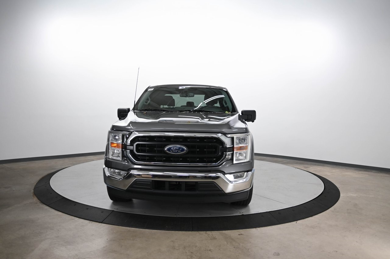 2022 Ford F-150 XLT photo 2