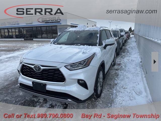 2025 Toyota Highlander Platinum's photo