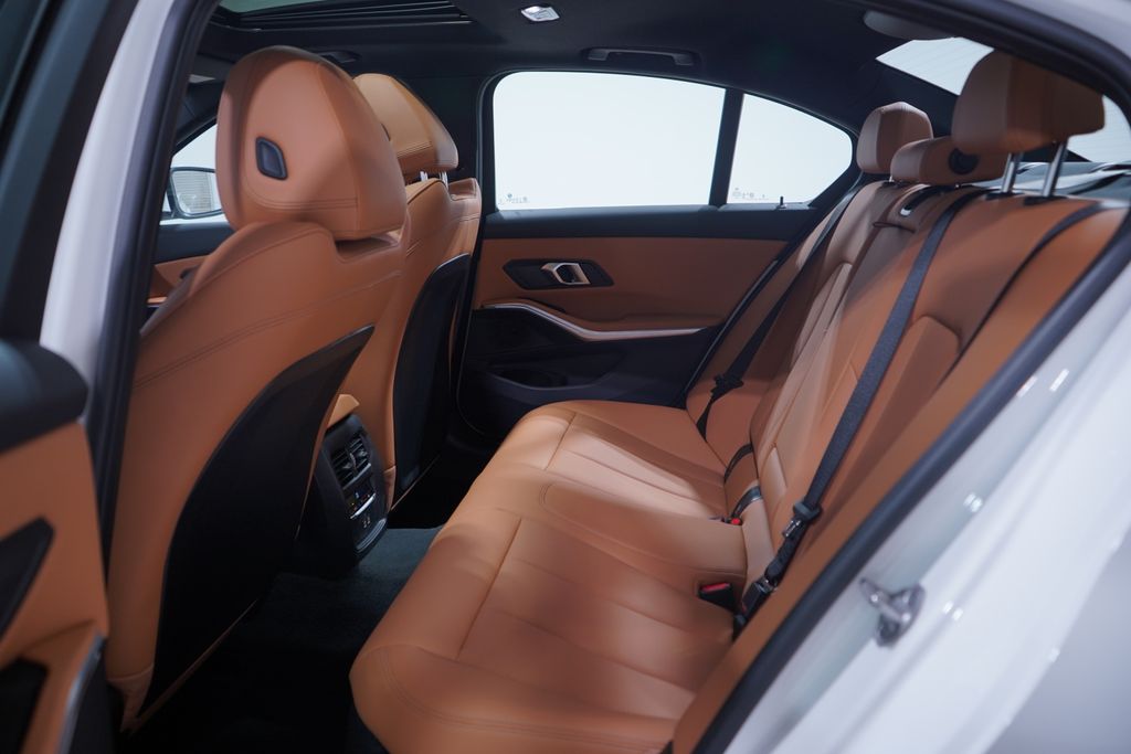 2025 Bmw 330i photo 8