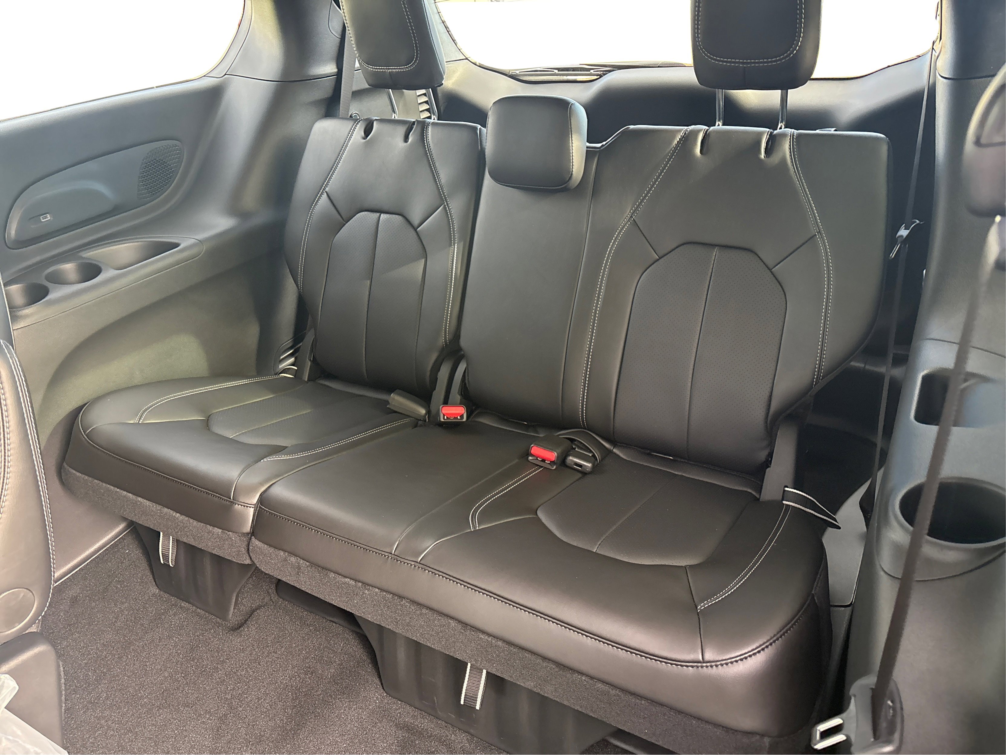 2026 Chrysler Pacifica photo 23