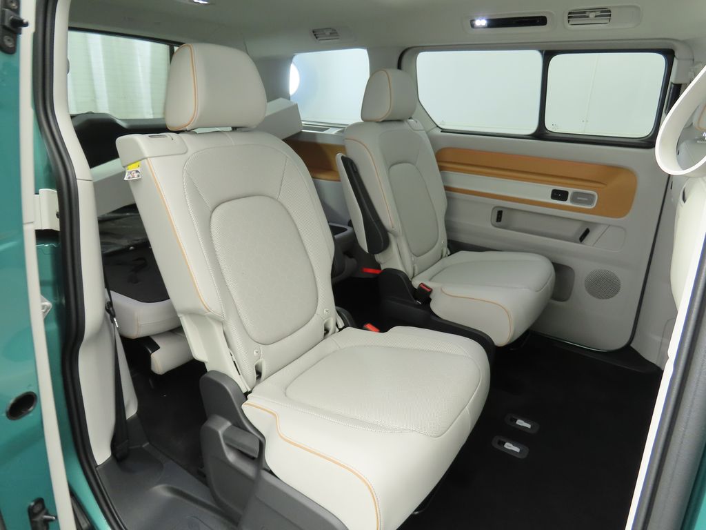 2025 Volkswagen ID. Buzz photo 22