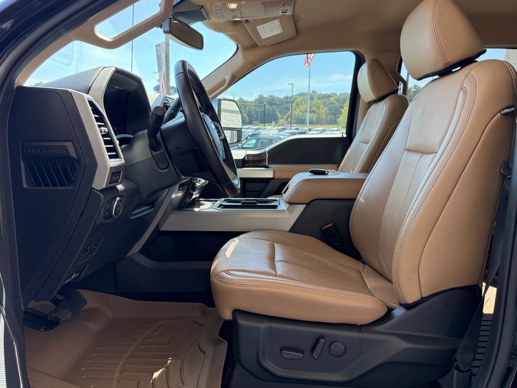 2022 Ford F-350 Lariat photo 10