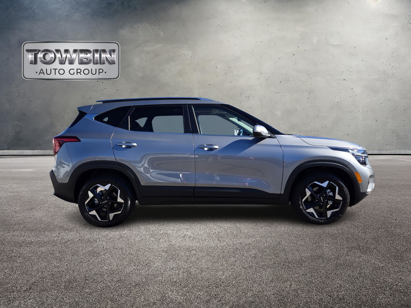 2025 Kia Seltos EX photo 3