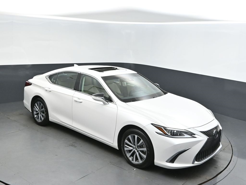 2019 Lexus ES 350's photo