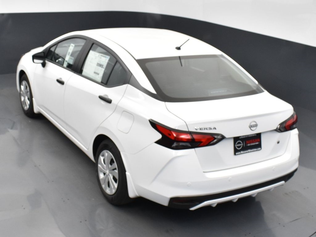 2025 Nissan Versa 1.6 S photo 35