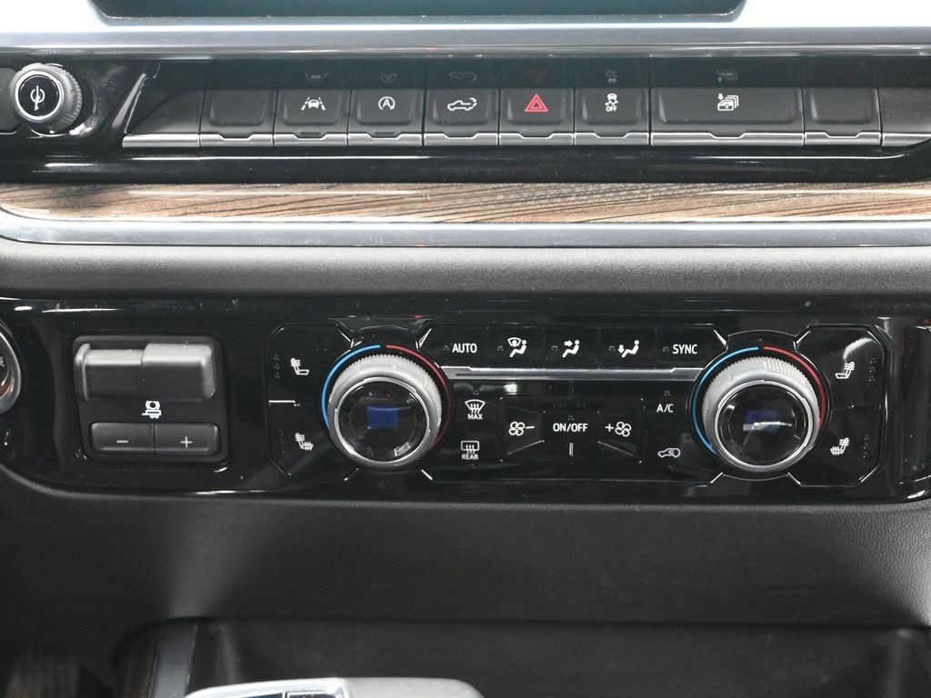 2024 Chevrolet Silverado 1500 LT photo 14
