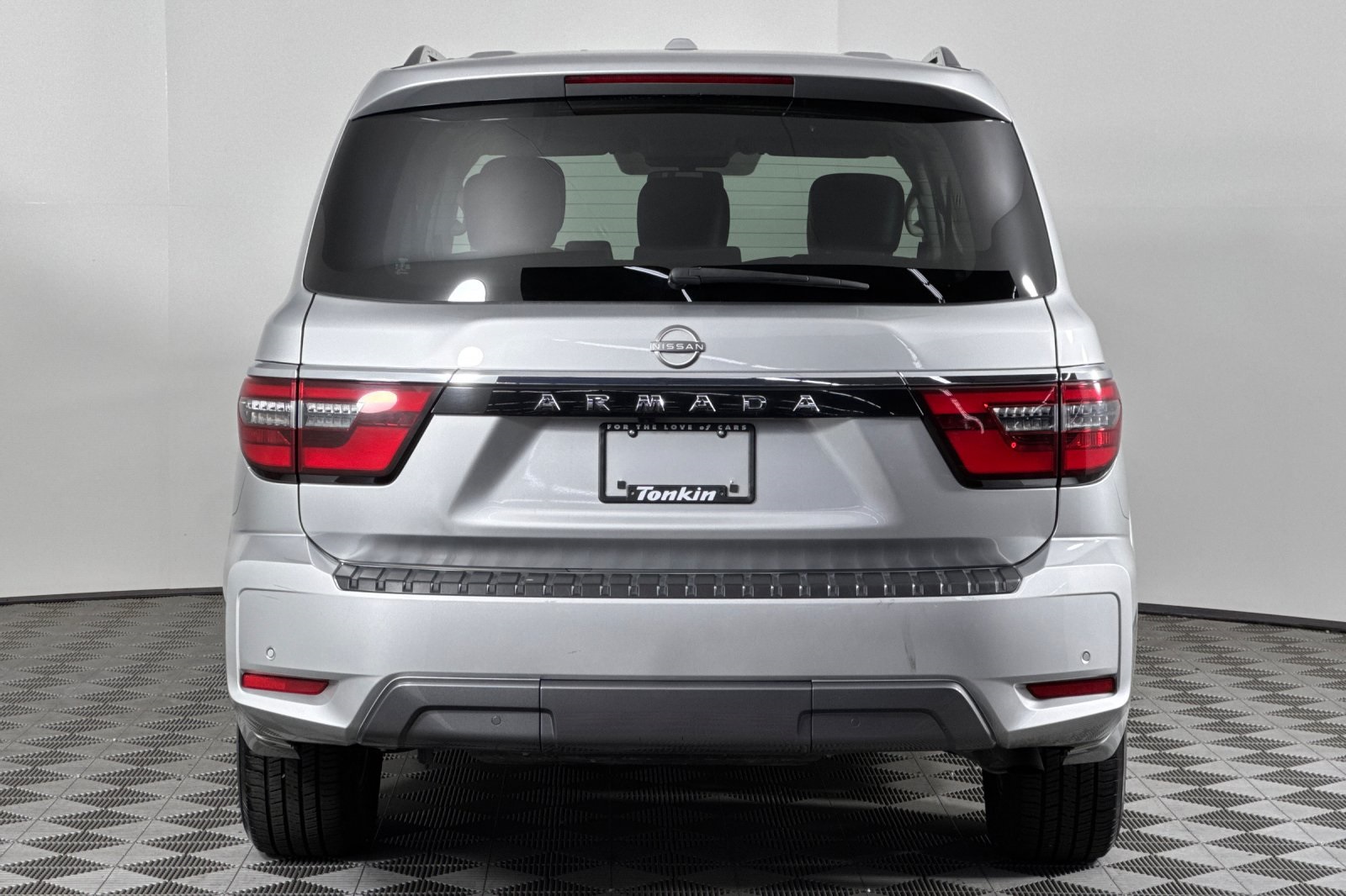2022 Nissan Armada SV photo 2