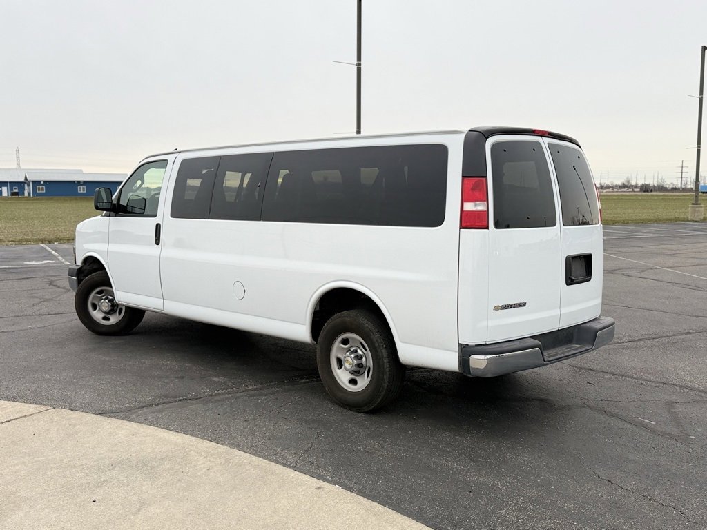 2024 Chevrolet Express Passenger 3500 photo 2