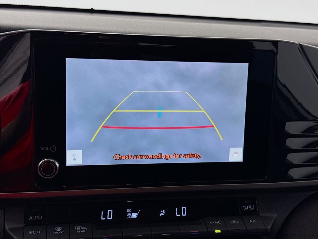 2025 Toyota Camry Hybrid LE photo 14