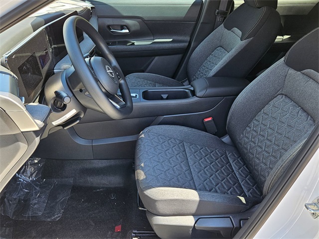 2025 Nissan Kicks SV photo 6