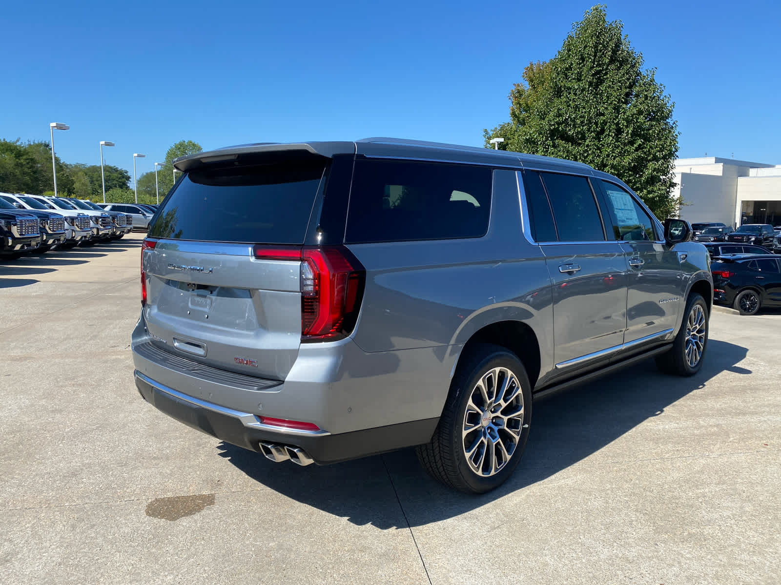 2025 Gmc Yukon XL Denali photo 4