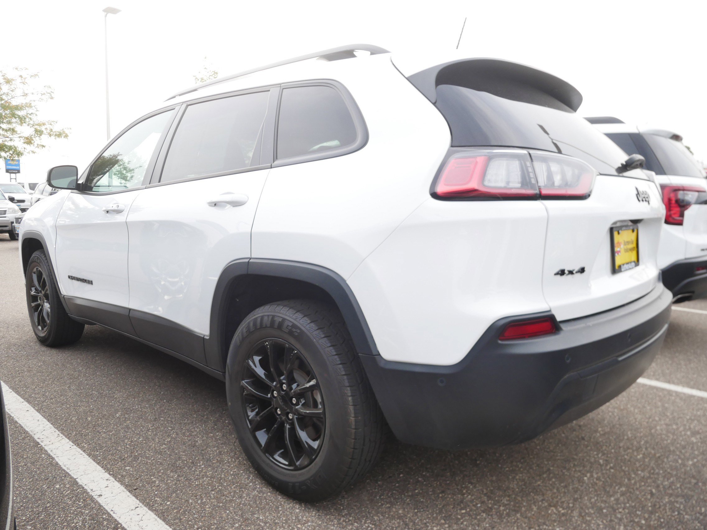 2023 Jeep Cherokee Altitude Lux photo 4
