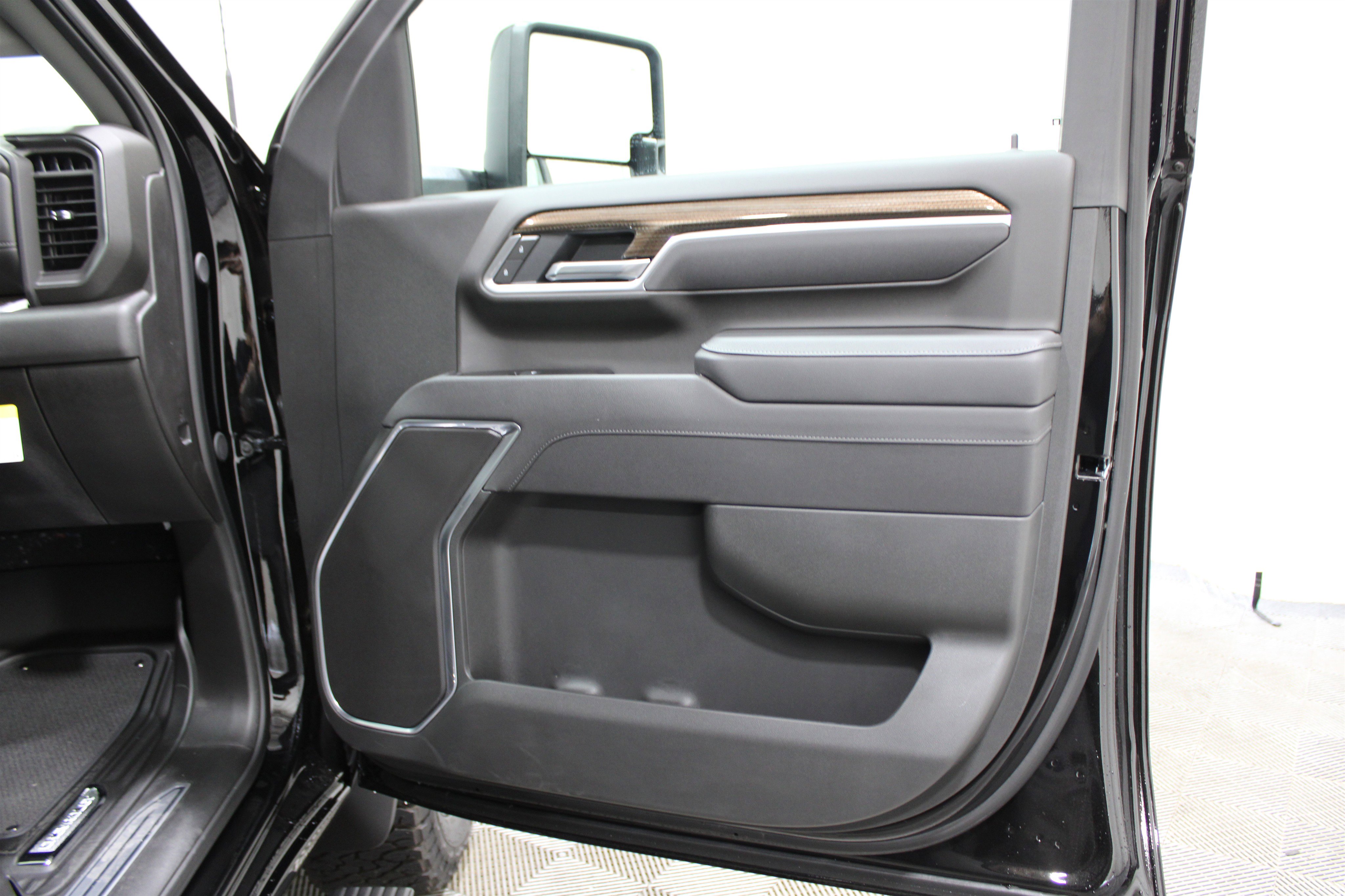 2025 Chevrolet Silverado 2500HD LT photo 21