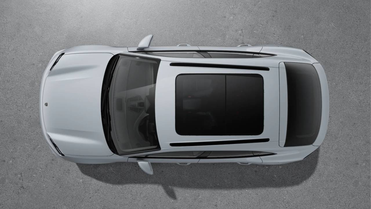 2026 Porsche Macan Turbo Electric photo 4