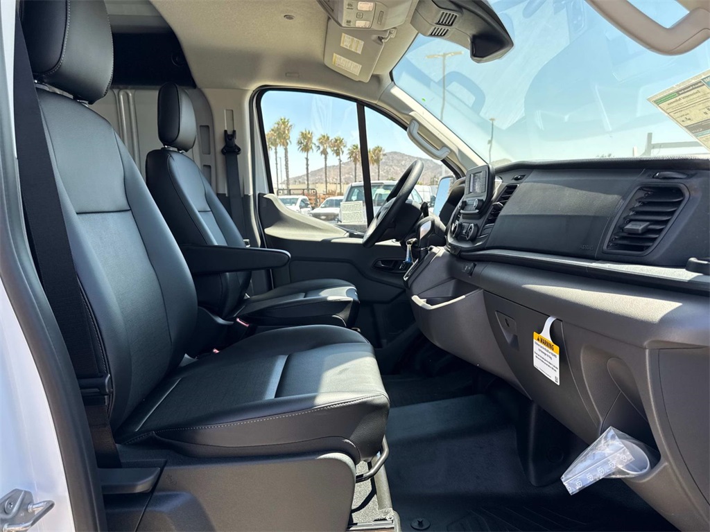 2025 Ford Transit Cargo Van photo 17