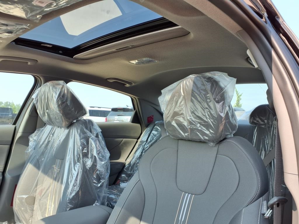 2025 Hyundai Elantra SEL Convenience photo 4