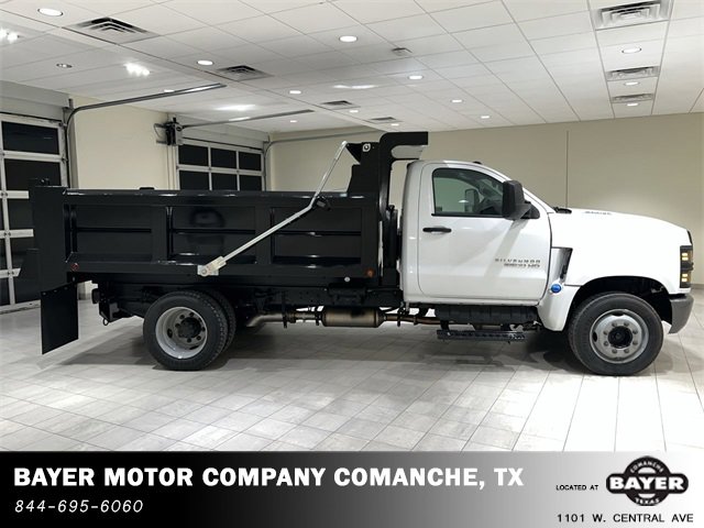 2023 Chevrolet Silverado 6500HD Work Truck photo 4