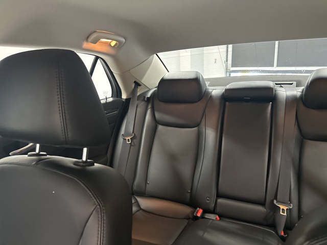 2022 Chrysler 300 Touring L photo 16